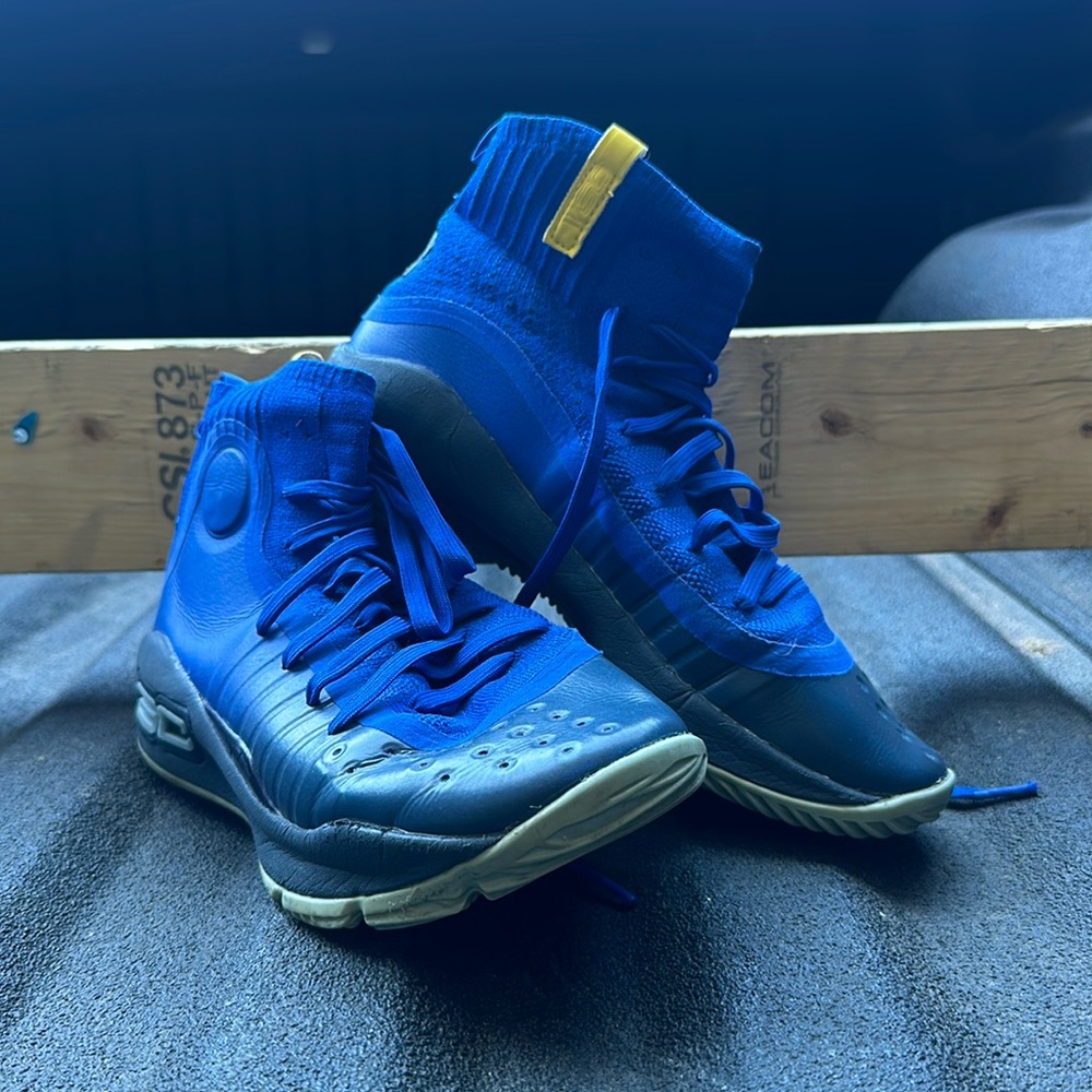 Under Armor Curry basketball shoes